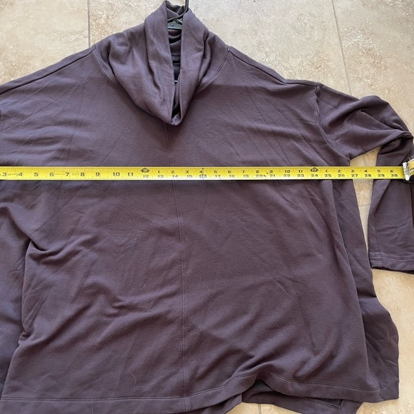 Athleta turtleneck purple pullover size Large - Picture 8 of 12